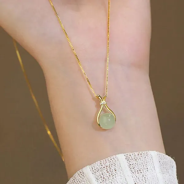 Gold_Pot_Pendants_For_Women